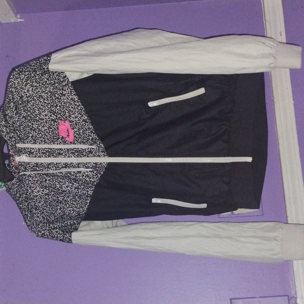 Windbreaker black and white jacket